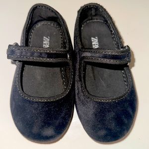 Zara baby size 5.5 velvet dark grey/ black Mary Janes